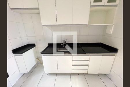 Cozinha de casa à venda com 2 quartos, 95m² em Diamante, Belo Horizonte