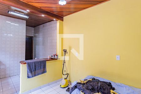 Sala e cozinha de casa para alugar com 1 quarto, 35m² em Parque Panamericano, São Paulo