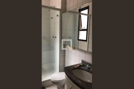 Banheiro de apartamento à venda com 2 quartos, 74m² em Moema, São Paulo