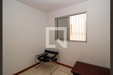 Quarto  de apartamento para alugar com 2 quartos, 160m² em Santa Tereza, Belo Horizonte