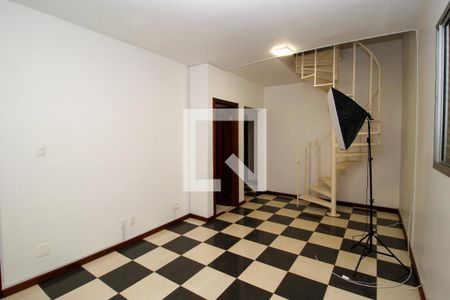 Sala de apartamento para alugar com 2 quartos, 160m² em Santa Tereza, Belo Horizonte