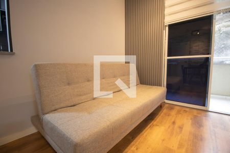 Sala de apartamento para alugar com 1 quarto, 43m² em Maria Paula, São Gonçalo