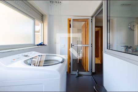 Apartamento à venda com 141m², 3 quartos e 3 vagas Apartamento à venda com 141m², 3 quartos e 3 vagasÁrea de serviço