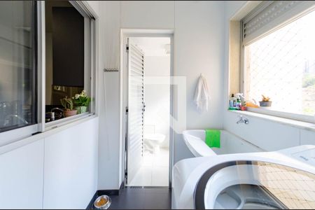 Apartamento à venda com 141m², 3 quartos e 3 vagas Apartamento à venda com 141m², 3 quartos e 3 vagasÁrea de serviço