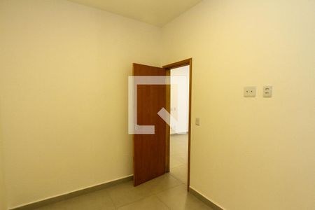 Quarto 02 de apartamento para alugar com 2 quartos, 40m² em Vila Ivg, São Paulo