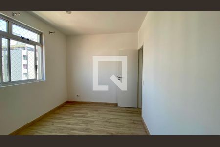 Quarto 2 de apartamento para alugar com 3 quartos, 100m² em Padre Eustáquio, Belo Horizonte