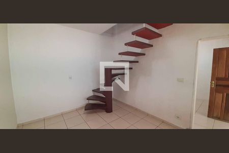 Sala de casa para alugar com 2 quartos, 90m² em Km 18, Osasco