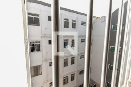 Vista da Sala de apartamento para alugar com 2 quartos, 47m² em Conjunto Residencial José Bonifácio, São Paulo