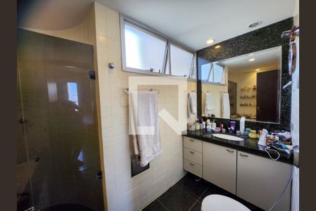 Banheiro da Suíte de apartamento à venda com 4 quartos, 120m² em Sion, Belo Horizonte