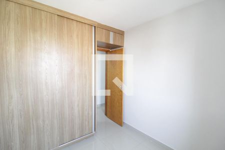 Quarto 1 de apartamento para alugar com 2 quartos, 58m² em Umuarama, Uberlândia