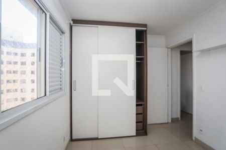 Quarto de apartamento para alugar com 2 quartos, 56m² em Parque Taboão, Taboão da Serra