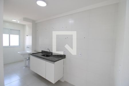 Sala / Cozinha de apartamento para alugar com 2 quartos, 50m² em Vila Pita, São Paulo