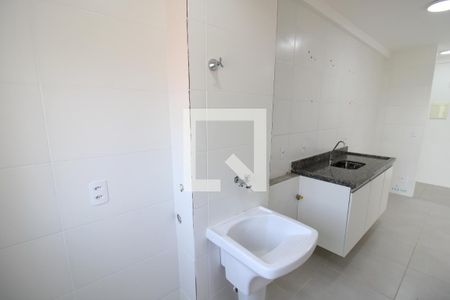 Sala / Cozinha de apartamento para alugar com 2 quartos, 50m² em Vila Pita, São Paulo