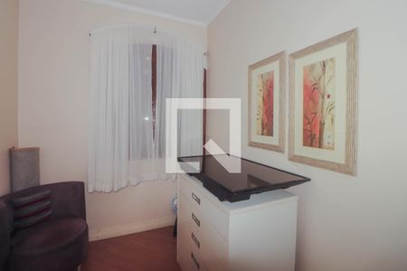 Quarto 1 de casa para alugar com 3 quartos, 180m² em Jardim Sabará, Porto Alegre