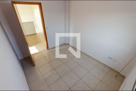 Quarto 1 de casa para alugar com 2 quartos, 65m² em Vila Serralheiro, São Paulo