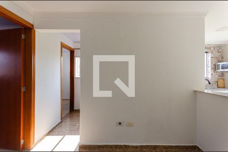 Sala de casa para alugar com 2 quartos, 55m² em Vila Serralheiro, São Paulo