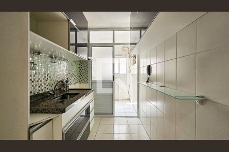 Cozinha de apartamento à venda com 3 quartos, 72m² em Jardim Sabara, São Paulo