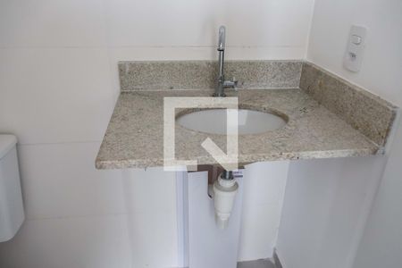 Banheiro de kitnet/studio à venda com 1 quarto, 28m² em Km 18, Osasco