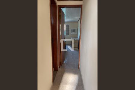 Corredor de apartamento para alugar com 1 quarto, 45m² em Vila Meriti, Duque de Caxias