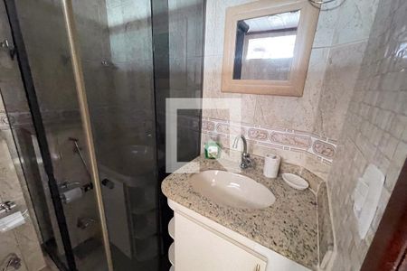 Banheiro de apartamento para alugar com 1 quarto, 45m² em Vila Meriti, Duque de Caxias