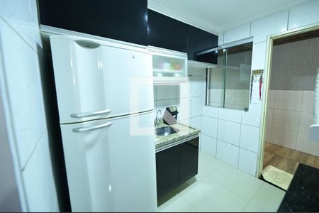 Cozinha de casa de condomínio para alugar com 3 quartos, 140m² em Residencial Petrópolis, Goiânia