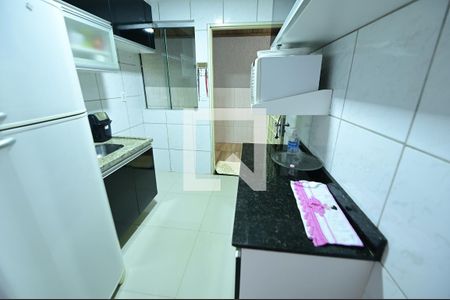 Cozinha de casa de condomínio para alugar com 3 quartos, 140m² em Residencial Petrópolis, Goiânia