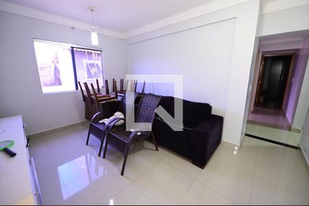 Sala de casa de condomínio para alugar com 3 quartos, 140m² em Residencial Petrópolis, Goiânia