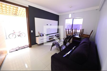 Sala de casa de condomínio para alugar com 3 quartos, 140m² em Residencial Petrópolis, Goiânia