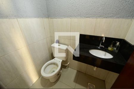 Lavabo de casa de condomínio para alugar com 3 quartos, 140m² em Residencial Petrópolis, Goiânia