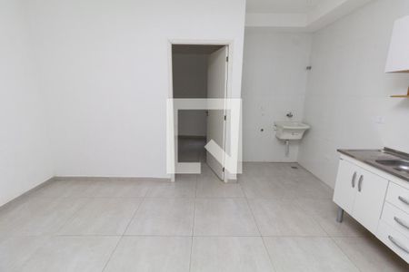 Sala e Cozinha de apartamento para alugar com 1 quarto, 41m² em Parque Paineiras, São Paulo