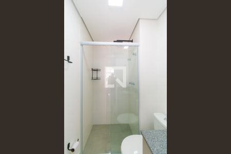 Banheiro de kitnet/studio para alugar com 1 quarto, 25m² em Liberdade, São Paulo