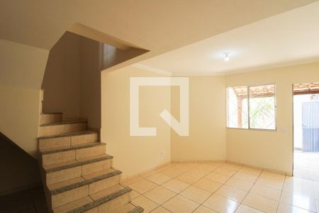 Sala de casa à venda com 2 quartos, 114m² em Jaqueline, Belo Horizonte