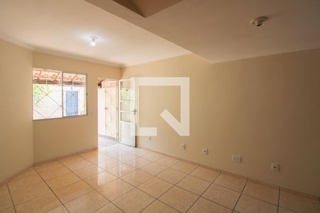 Sala de casa à venda com 2 quartos, 114m² em Jaqueline, Belo Horizonte