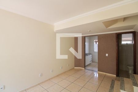 Sala de casa à venda com 2 quartos, 114m² em Jaqueline, Belo Horizonte