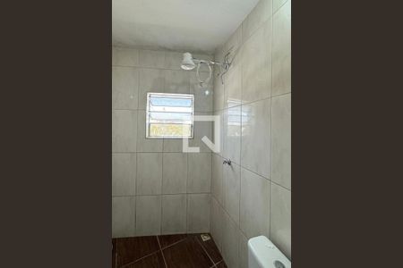 Banheiro de kitnet/studio para alugar com 1 quarto, 40m² em Jardim Silveira, Barueri