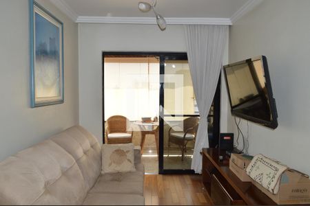 Sala de apartamento à venda com 3 quartos, 72m² em Vila Firmiano Pinto, São Paulo