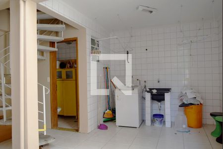 Área de Serviço/Quintal de casa à venda com 3 quartos, 200m² em Cerqueira César, São Paulo