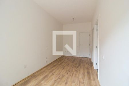 Sala/Quarto de kitnet/studio para alugar com 1 quarto, 27m² em Conjunto Residencial José Bonifácio, São Paulo