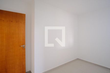 Quarto 1 de apartamento para alugar com 2 quartos, 45m² em Vila Carrão, São Paulo