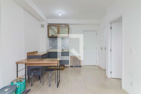 Sala / Cozinha de apartamento para alugar com 2 quartos, 39m² em Jardim D’abril, São Paulo