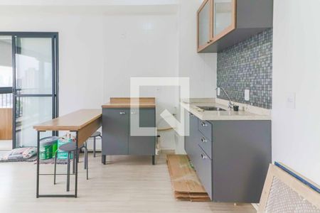 Sala / Cozinha de apartamento para alugar com 2 quartos, 39m² em Jardim D’abril, São Paulo