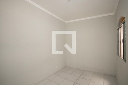 Quarto 2 de casa para alugar com 2 quartos, 120m² em Jardim Tremembe, São Paulo