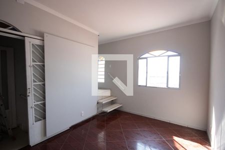 Sala de casa para alugar com 2 quartos, 120m² em Jardim Tremembe, São Paulo