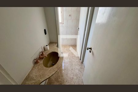 Lavabo de apartamento à venda com 3 quartos, 230m² em Pinheiros, São Paulo