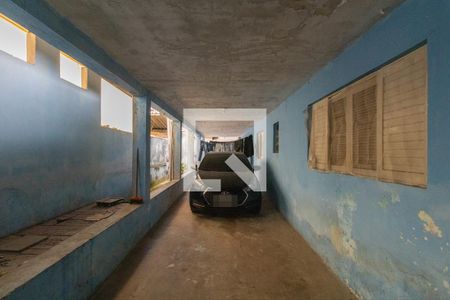 Casa à venda com 260m², 4 quartos e 4 vagas Casa à venda com 260m², 4 quartos e 4 vagasGaragem