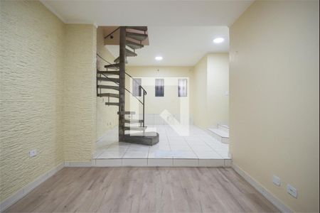 Casa à venda com 3 quartos, 107m² em Vila Campestre, São Paulo