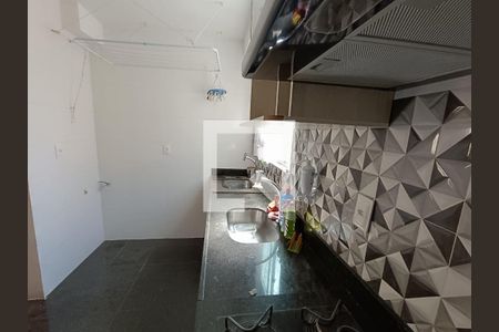 Foto 08 de apartamento à venda com 2 quartos, 48m² em Heliópolis, Belo Horizonte