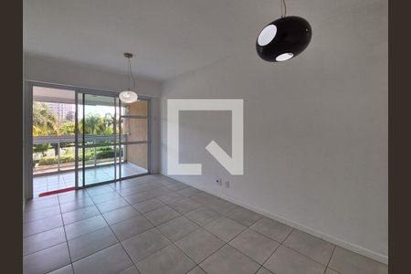 Sala de apartamento para alugar com 3 quartos, 94m² em Barra da Tijuca, Rio de Janeiro