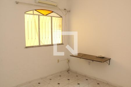 Quarto de casa para alugar com 2 quartos, 62m² em Viga, Nova Iguaçu