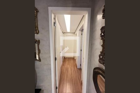 Apartamento à venda com 220m², 4 quartos e 4 vagas Apartamento à venda com 220m², 4 quartos e 4 vagasCorredor